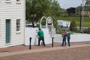 313-8879 Hannibal MO - Painting Aunt Polly's fence